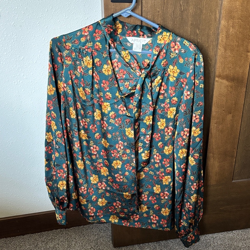 APRICOT Women's Blouse - Green with Gold and Burnt Orange Floral